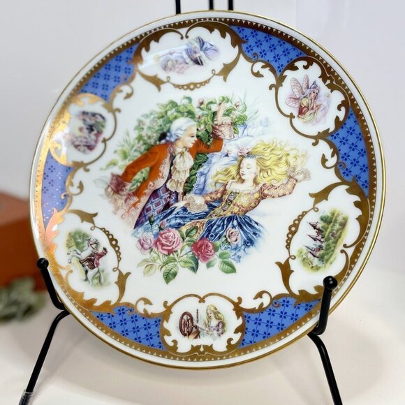 Limoges Porcelain Sleeping Beauty Premier Edition 1983 w/ Display Stand - Picture 4 of 6